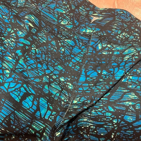 Capri exercise leggings. - Picture 5 of 5